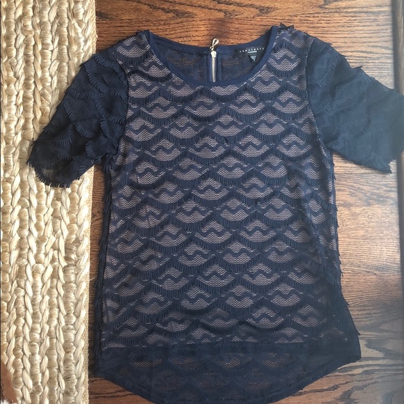 Navy top - Picture 1 of 1
